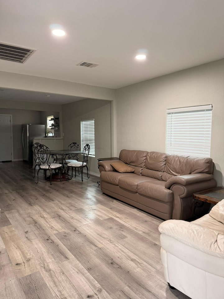 Comfortable House With Large Parking - Texas City, TX