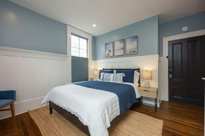 Purisima Room | Walk To Beach, Shops, Restaurants - Half Moon Bay, CA