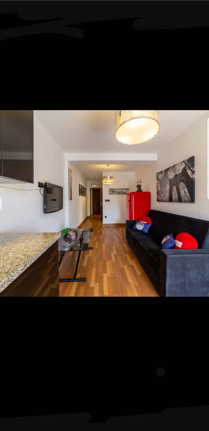 Apartamento De 2 Dormitorios, Baño Con Sofá Cama - Roquetas de Mar