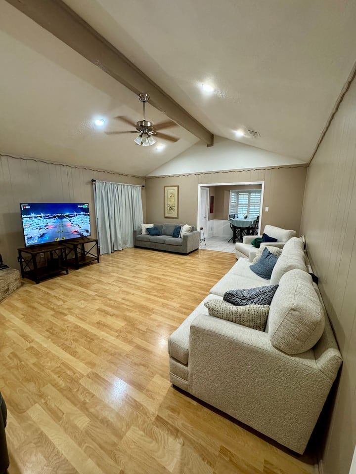 Cottage At Kirkvale | World Cup Houston Stay | 4br - Pearland, TX
