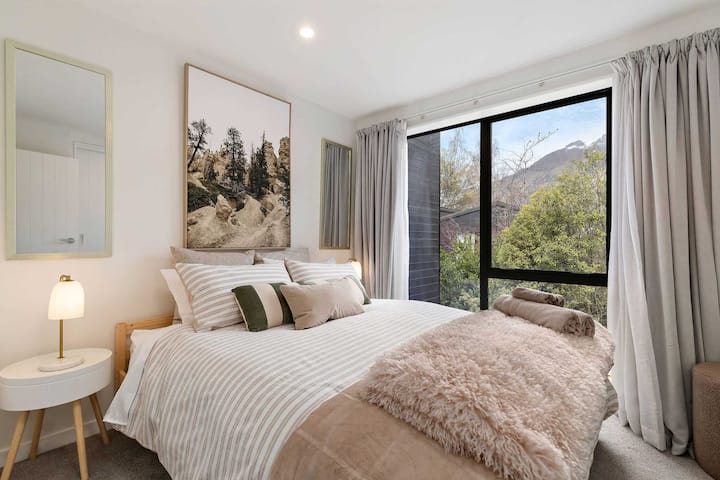 Cosy Alpine Retreat - Queenstown