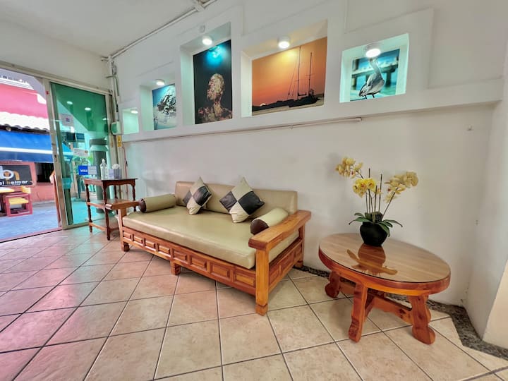 Hab 204 Double Deluxe Room - Hotel Bucaneros - Isla Mujeres