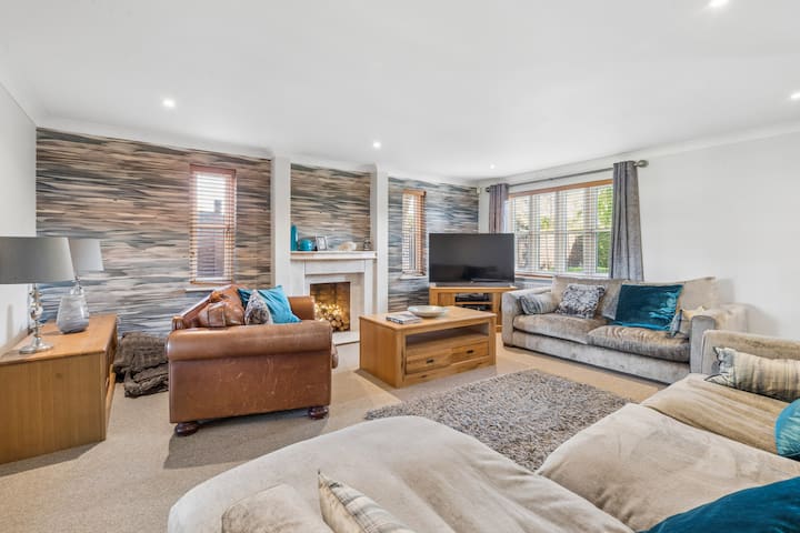 A Large Countryside Residence In A Pretty Village - Aylesbury