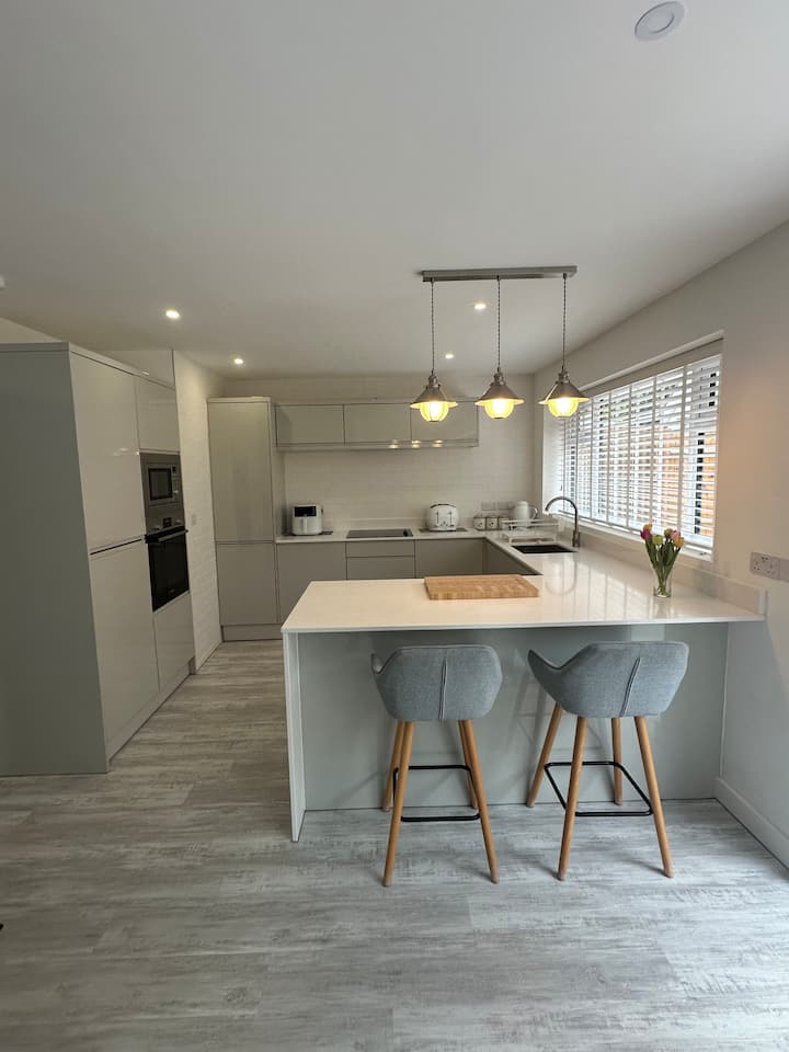 3 Bed Bungalow In Newhaven - Seaford