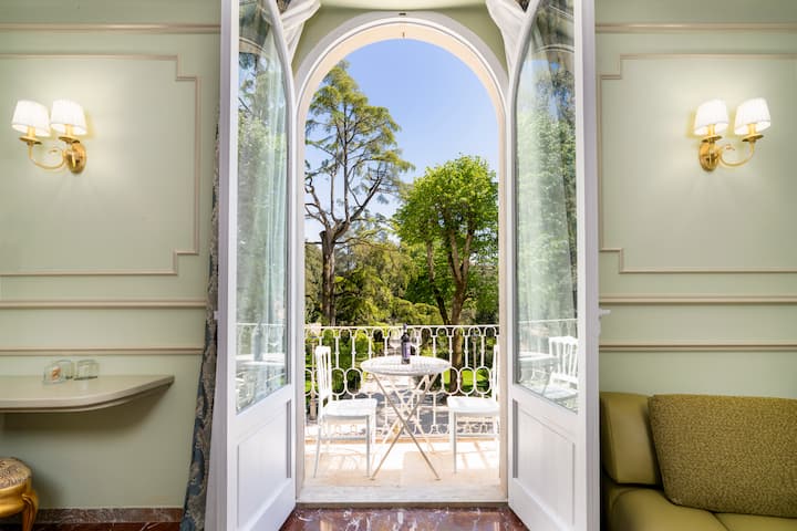 Prestige Suite – Private Balcony, Pool View - Sienne