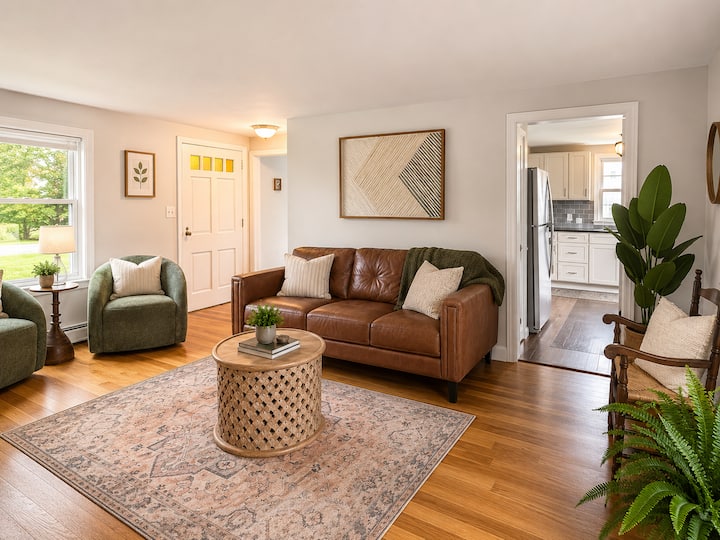 Cozy Family Home-sleeps 6 Near Wesleyan & Weddings - Cromwell, CT