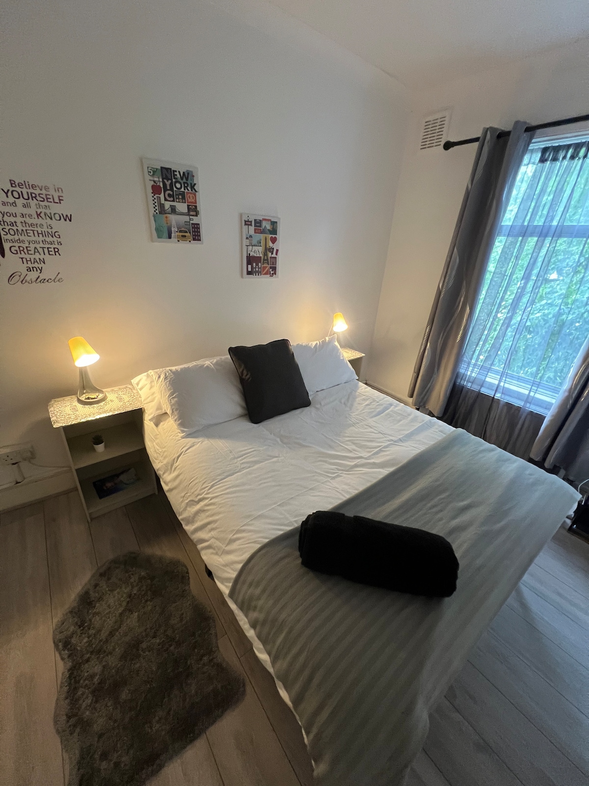 Shalom London Cozy Room 1