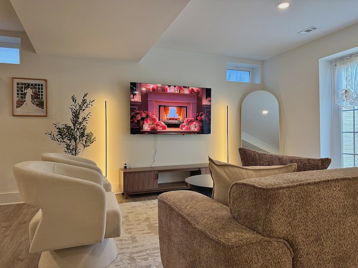 The Kingbird | 2br Suite Near I-66 | Sleeps 4 - Gainesville, VA