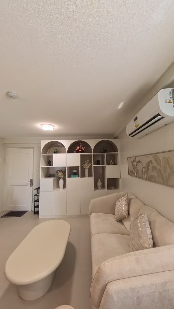 Cozy 2br W/ Balcony, Pool, Gym & Fast Wifi - Cebu City