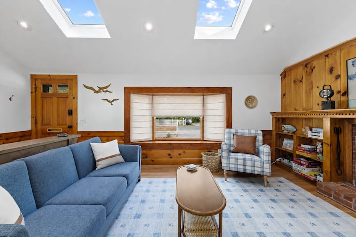 Steps To Sandy Beach | Remodeled Cottage | A/c - Dennis, MA