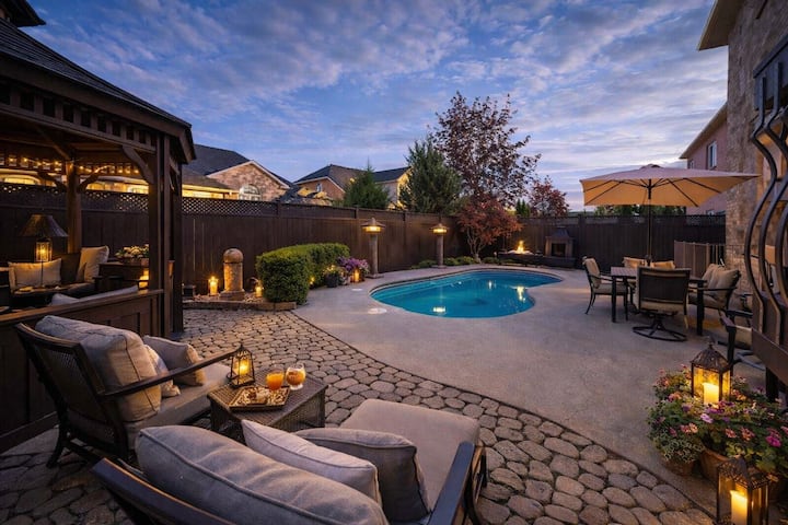 Luxe 4br Home | Heated Pool, Gazebo, Bbq, Near Yyz - Bolton
