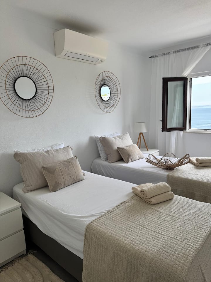 Clifftop Escape With Sea Views - Carvoeiro