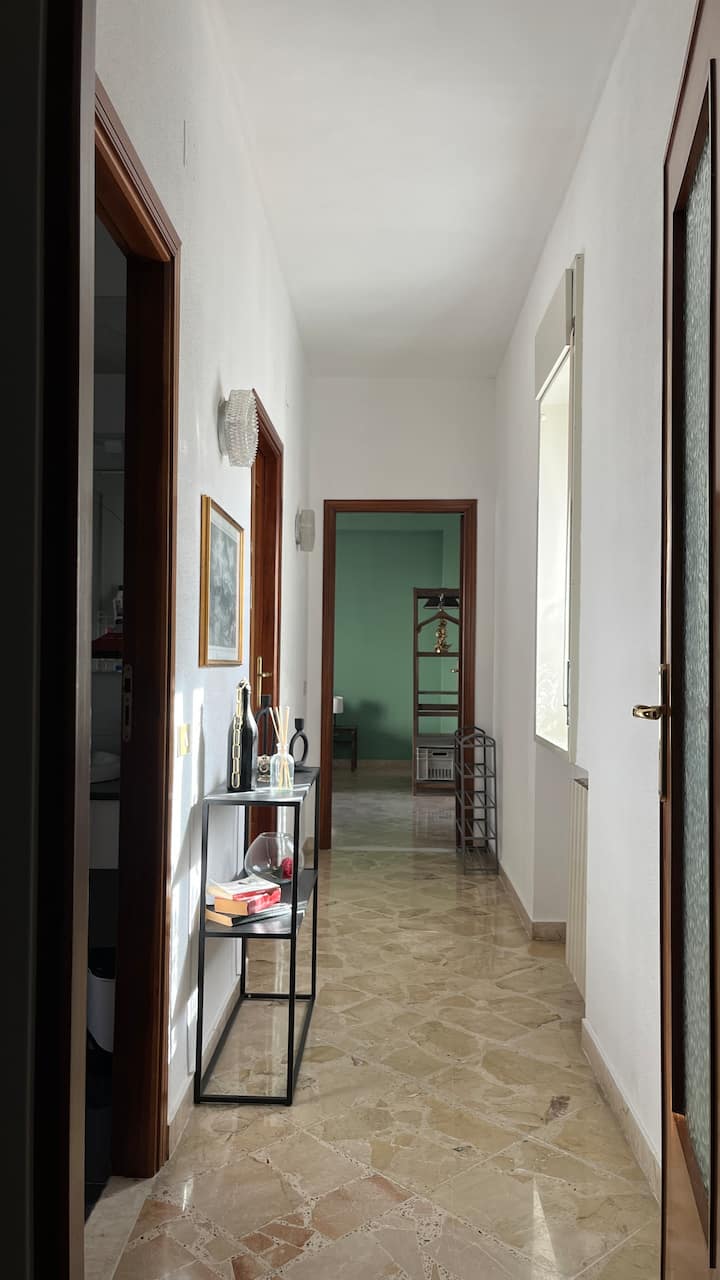 Camera Tranquilla Con Balcone Privato A Cinisi - Terrasini