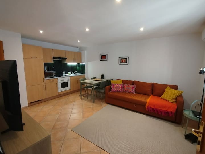 Studio Cosy Climatisé, 5 Min à Pied Des Remparts - Avignon
