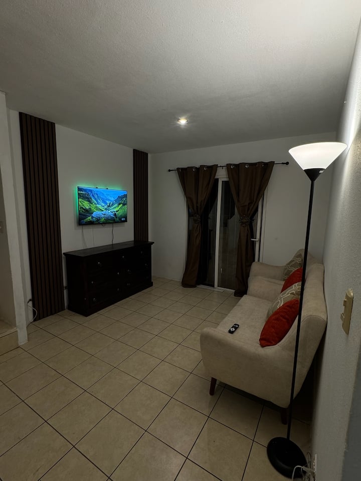 Acogedora Casa Para 6p Súpercentrica - Escuintla