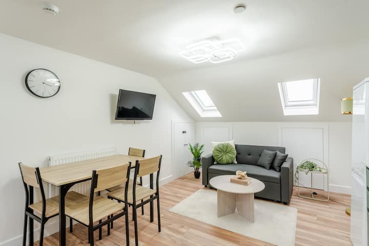 Spacious 2br Free Parking Walk To City Centre - Cardiff