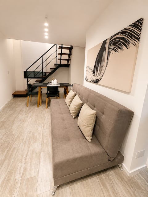 Popular Airbnb listing: Palacio Barolo Duplex (206) | Self check-in in Dock Sud