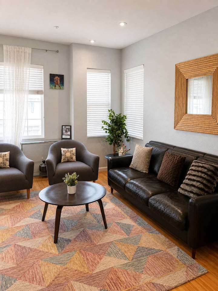 New Spacious & Cozy Home | 3bd/2ba Near Sf - 데일리시티