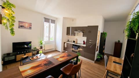 Popular Airbnb listing: Le Jardin du Lotus | Bright, quiet & with parking in Rouen
