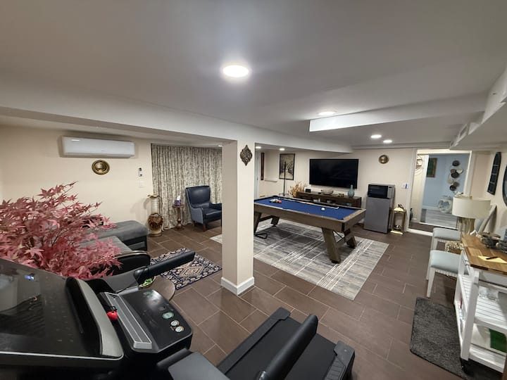 1br Yonkers Unit W/ Pool Table & Large Living - Yonkers, NY