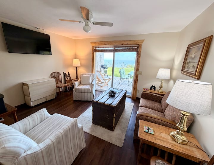 Roots Up Ranch, Lakeview & Access, Hot Tub & Sauna - Escanaba, MI