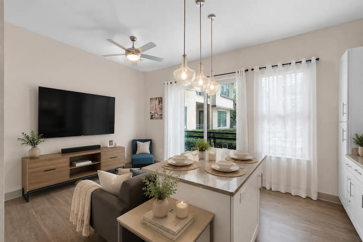 Lake Carolyn Luxury 1br | Pool, Gym & Dfw Access - Irving, TX