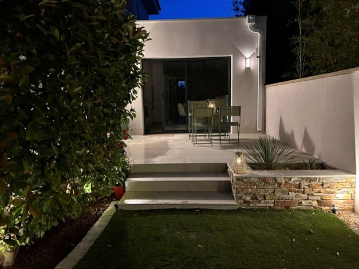 Hébergement Avec Terrasses, Jardin & Jaccuzzi - Mauguio