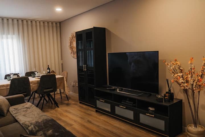 Panoramic Tagus River View | Modern Apartment - Amora