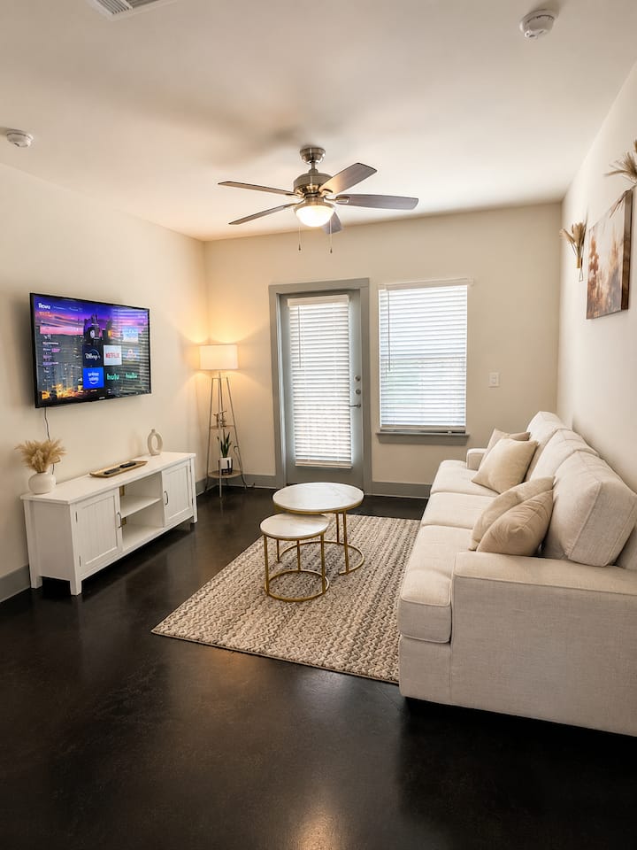 Cozy 1 Br | 1ba Apartment Near Downtown Dallas - Dallas, TX