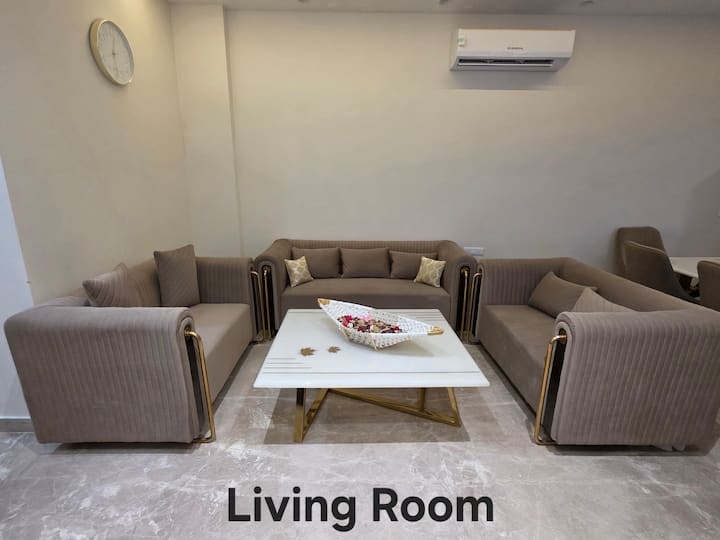 Modern, New Build In Prime Gated Community - Delhi, India
