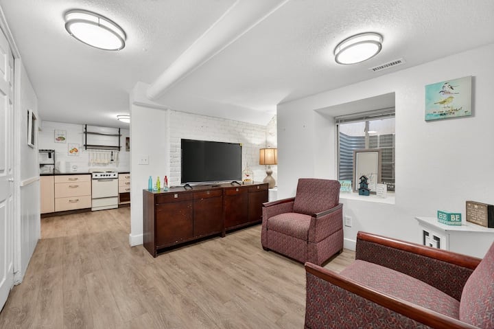 Cranford Victorian Retreat | Near Unc - Greeley, CO