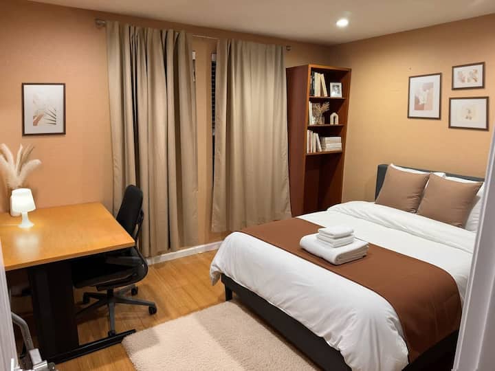 Spacious & Cozy Home | 3bd/2ba Near Sf - San Francisco, CA