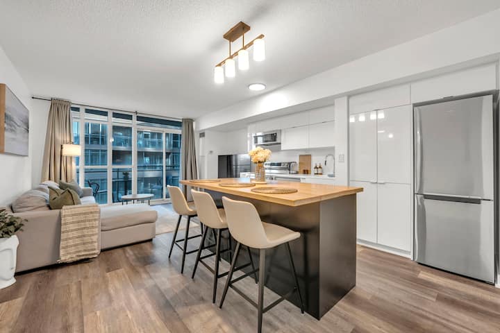 Downtown Spacious Condo - Parking/2bedroom/fifa - Toronto