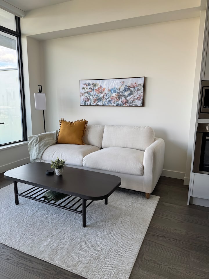 Aqua Ii Luxury Beachfront Resort - The Rise - Kelowna