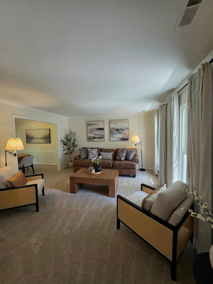 Spacious & Luxury Retreat Home In Waldorf - ウォルドーフ, MD
