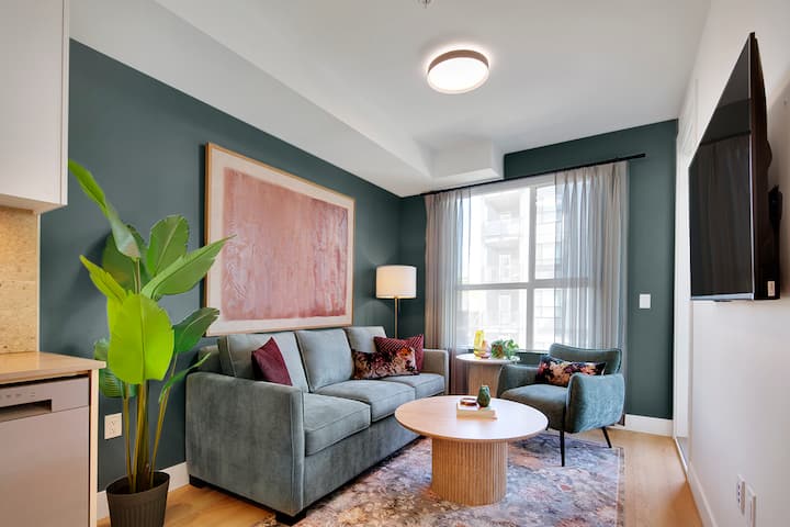 Surrey New Modern Condo | Near Memorial Hospital - New Westminster