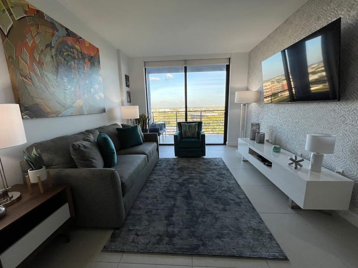 Stylish 1br In The Heart Of Downtown Doral - Doral, FL