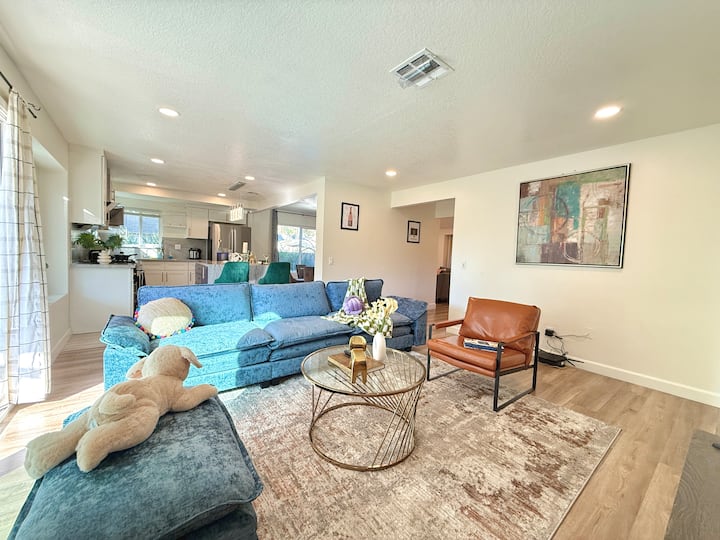 Welland 4br Luxury Singlehome + Private Backyard - El Monte, CA