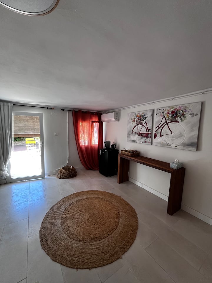 Studio Indépendant Dans Une Maison Calme Et Nature - Nàquera