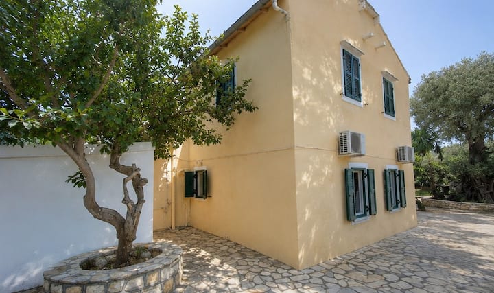 Nature's Nook Paxos - Paxi
