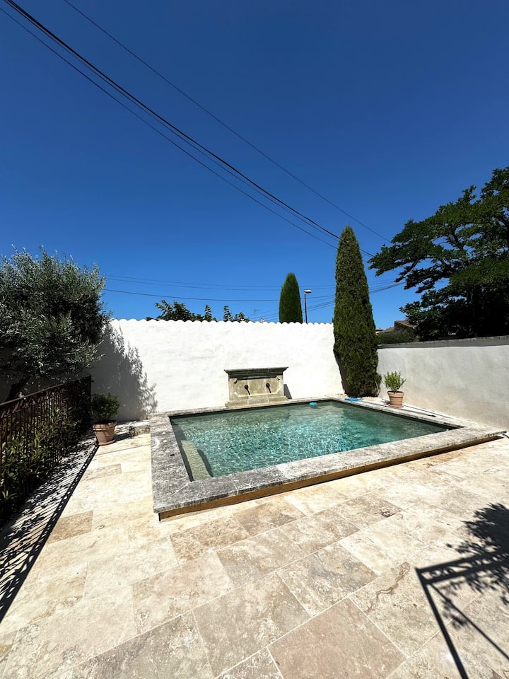 Charmante Maison De Plain-pied Avec Piscine - Avignon