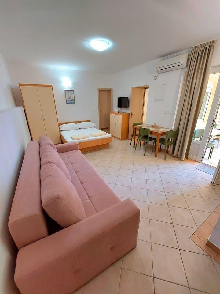 Valora Apartments - Apartment 3 With Terrace - Neum