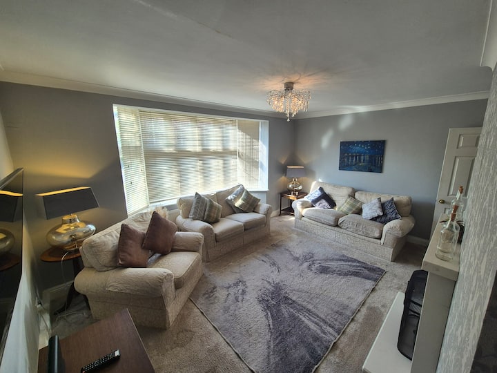 6 Bedroom Spacious House Large Garden And Kitchen - Luton