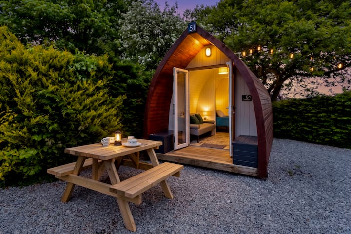 The Hideaway - Tranquil Glamping Pod - Oakwood Theme Park