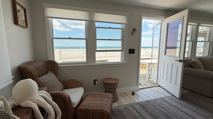 Oceanfront Cottage On Duxbury Beach - Marshfield, MA