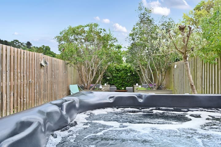 Hydrangea House - Hot Tub, Beach 400 Metres, - Hythe