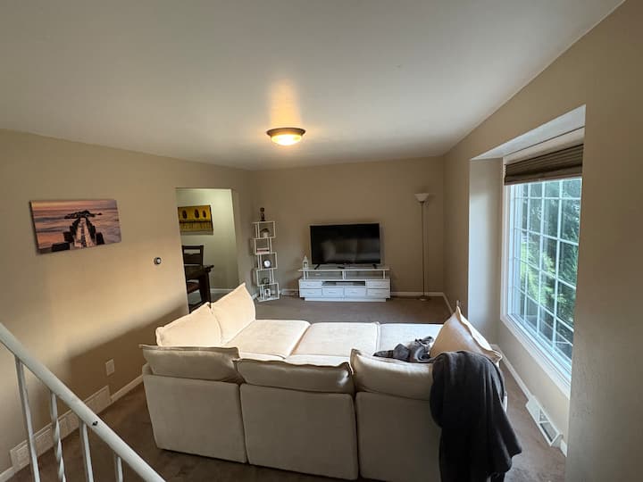 Spacious 3br W/ Hot Tub + Fire Pit - Toledo, OH