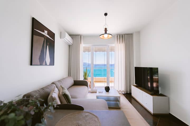 Keslin Seaside Premium Apartment With Pool - Vlorë