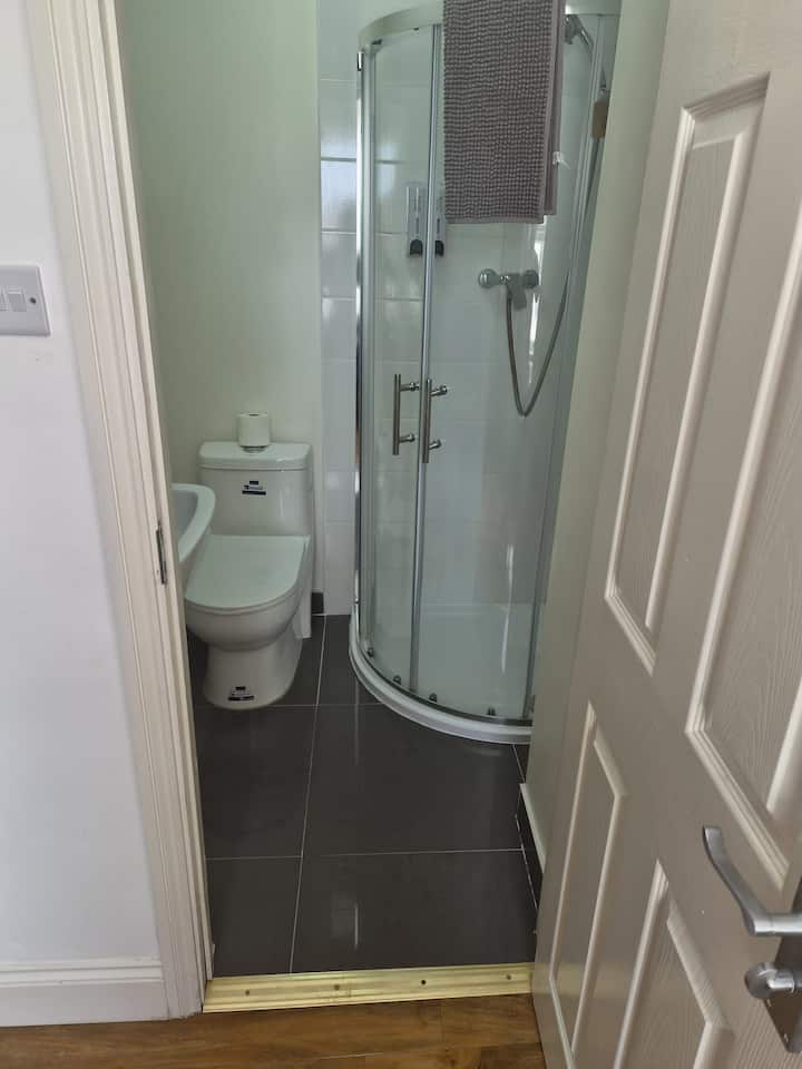 Spacious 4-bed House | Parking | Sleeps 6 - ノリッジ
