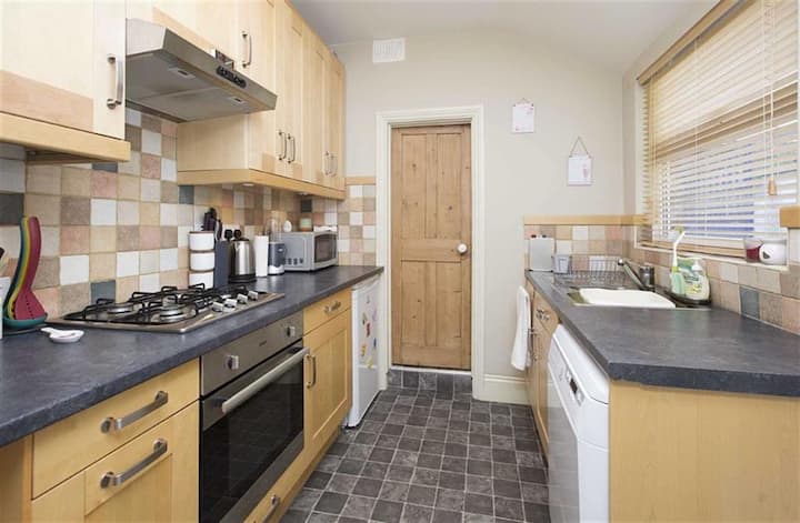 4 Bed House For Contractors & Professionals - Kettering